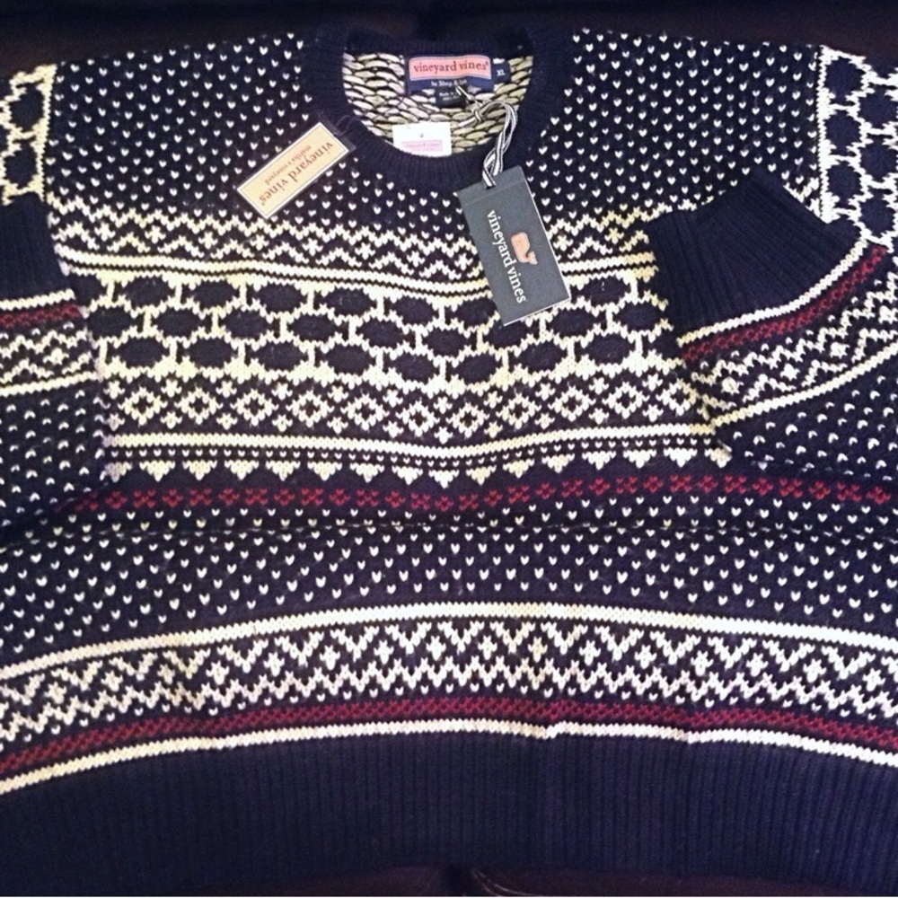 Vineyard Vines Fairisle Wool Whale Sweater in Navy and Cream - Picture 1 of 7